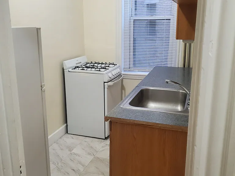 360 Riverway #8 — Photo 2