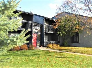 425 E 1st Ave #6, Elkhorn, WI 53121