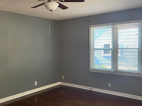 3rd image of 707 Independence St