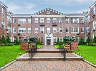 819 Broadway APT 2D, Woodmere, NY 11598