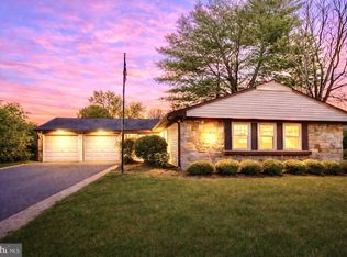 81 Gardenbrook Ln, Willingboro, NJ