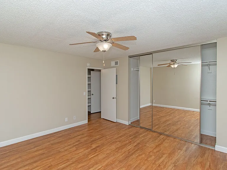 Villas de Laura Apts — Photo 13