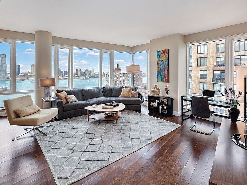 1st image of 70 Little St W Unit 24C
