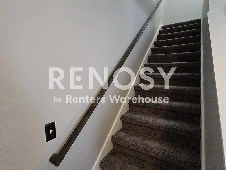 5533 Strathmoor Manor Cir — Photo 14