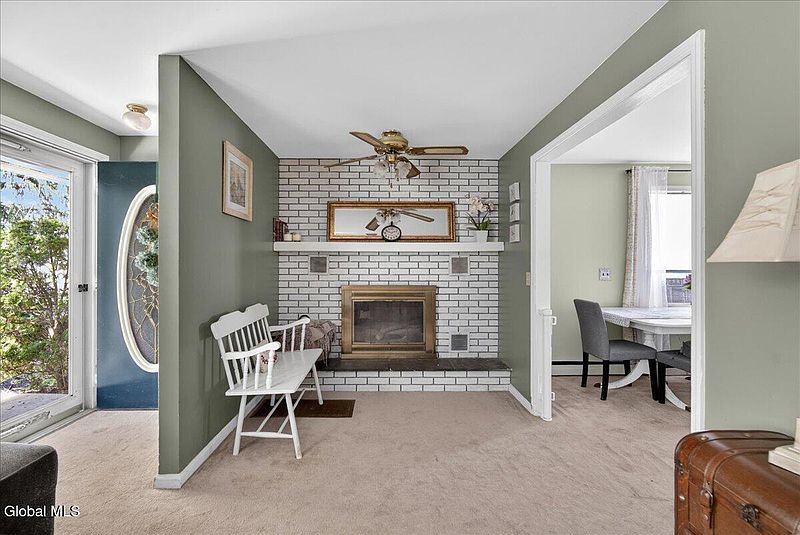 4th image of 319 Dixon Road