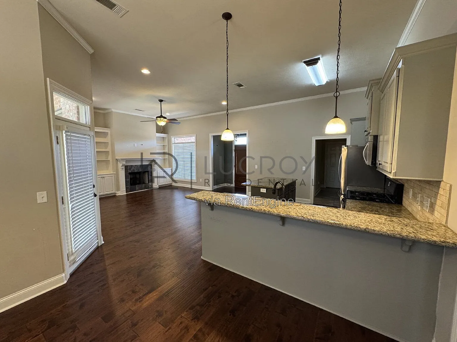 3 bed, 2.0 bath, 2312 sqft, $2,300 — Photo 4