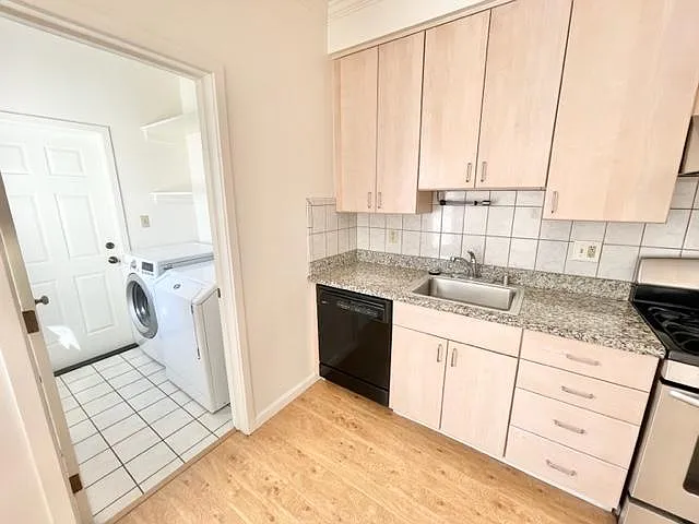 264 Whitney St #264 — Photo 8