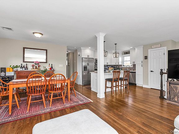 4th image of 35 Lee Avenue