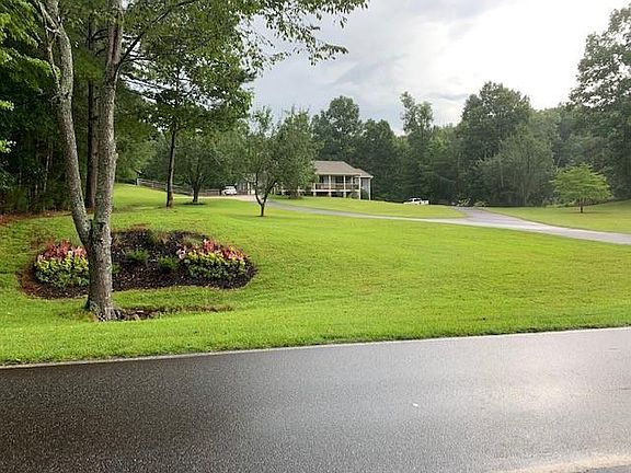 2nd image of 301 Dunroven Way