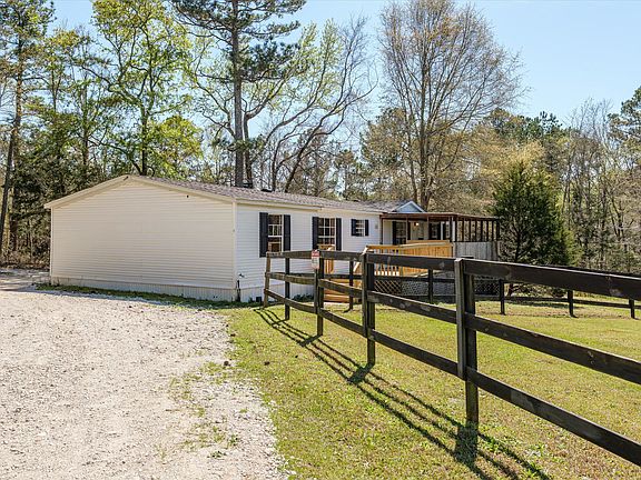 4th image of 322 Annie Laurie Drive