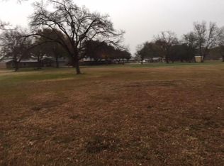 1201 E Navasota St, Groesbeck, TX 76642