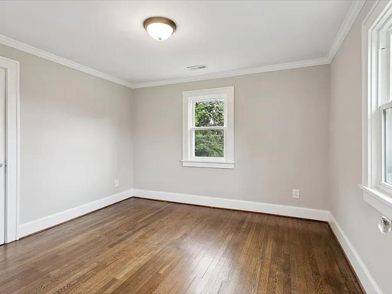 101 Pulaski St — Photo 17