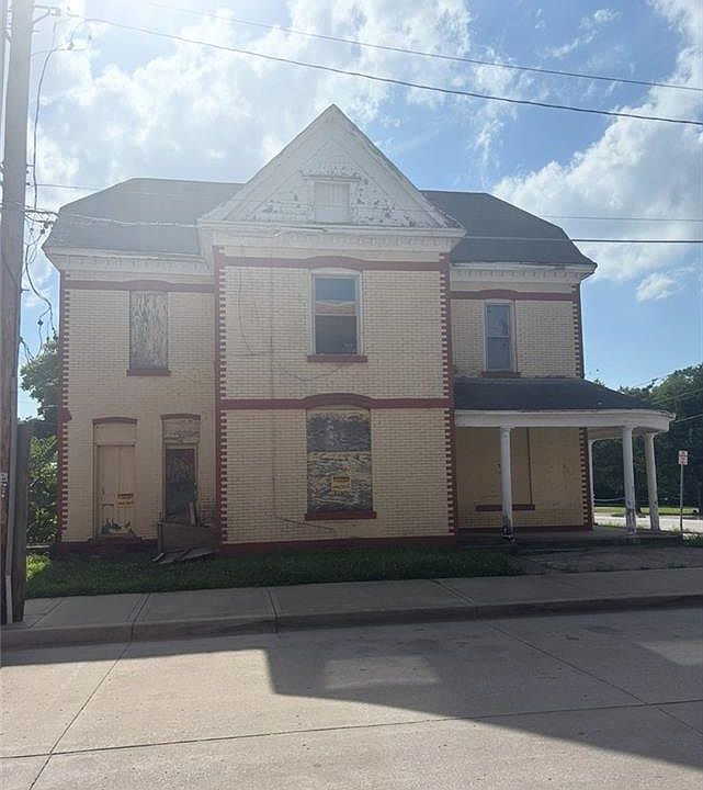 2nd image of 101 W Excelsior St