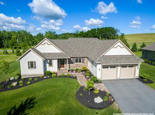 15 Hawkstone Way, Pittsford, NY 14534