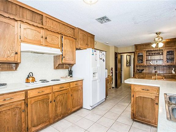 5th image of 3413 Lawndale Ave