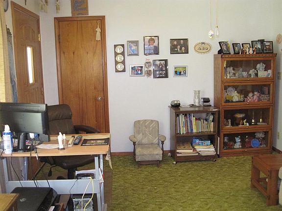 3rd image of 303 Campbell St
