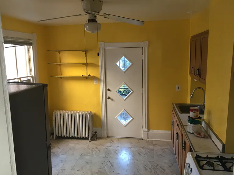 219 C St NE #2 — Photo 5