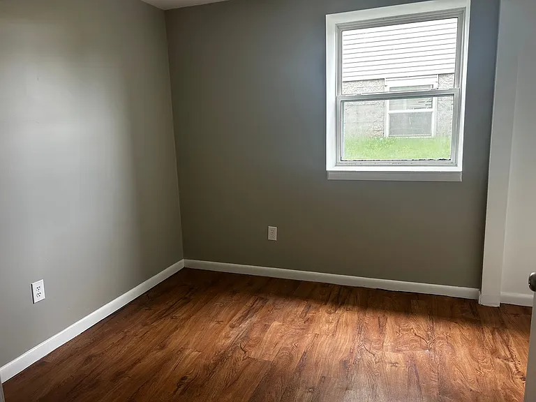 211 Tompkins St — Photo 15