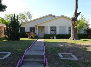 2212 E Crosby Rd, Carrollton, TX 75006