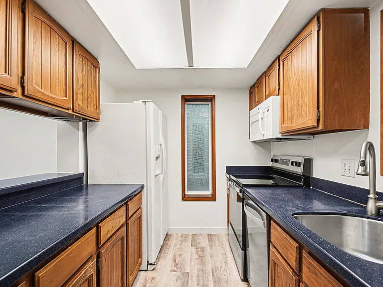 7573 Old Redmond Rd #7 — Photo 8