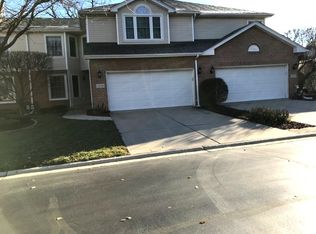 14531 Club Circle Dr, Oak Forest, IL 60452
