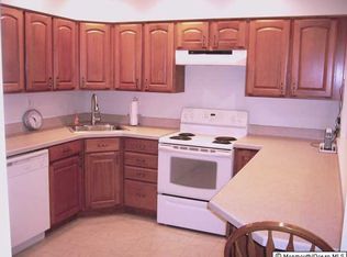 61 Lexington Ct, Holmdel, NJ 07733