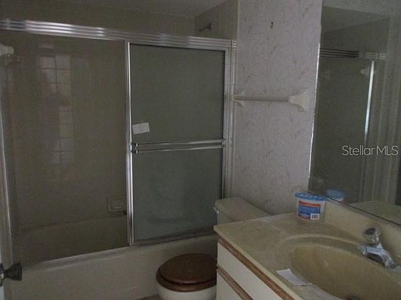 5th image of 811 Country Club Cir #26