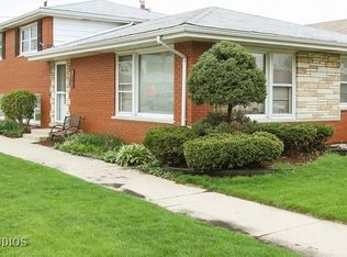10030 S Francisco Ave, Evergreen Park, IL