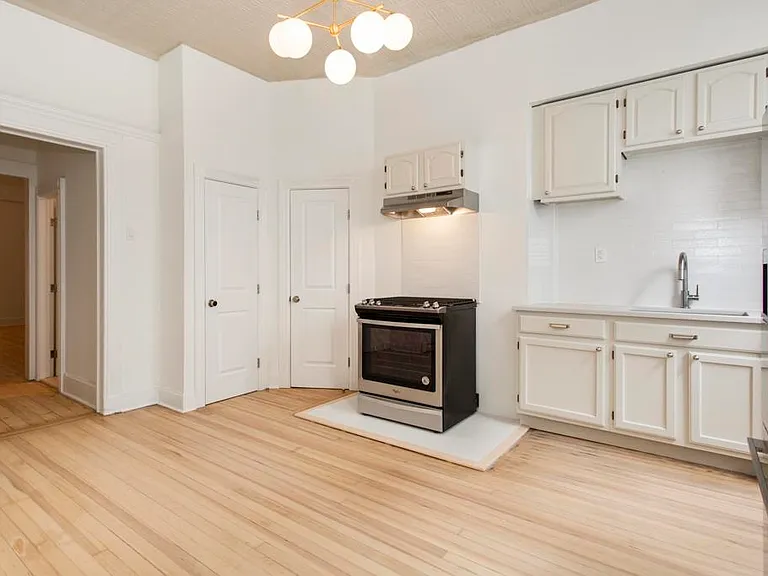 339 Ogden Ave — Photo 4