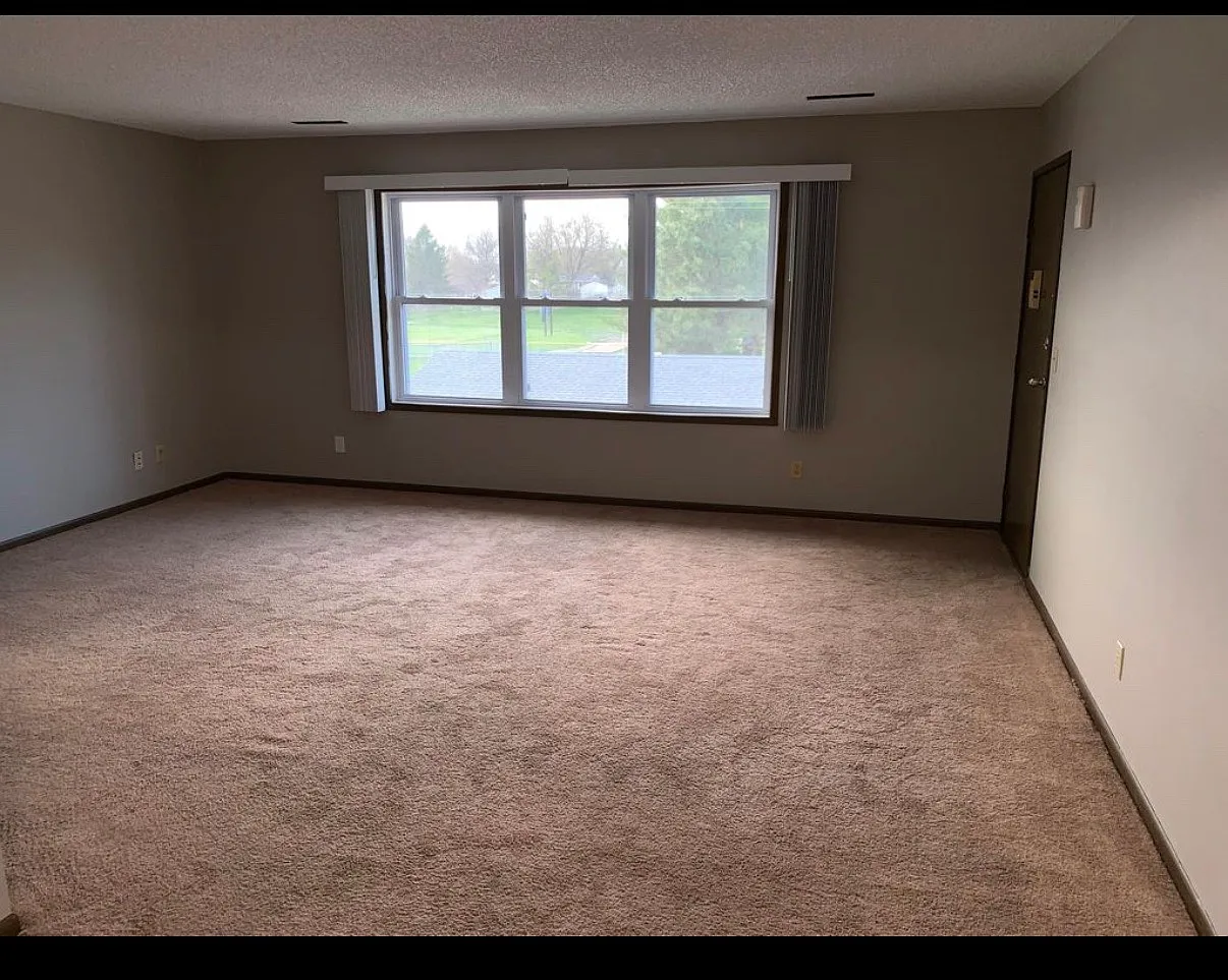 2 bed, 857 sqft, $850 — Photo 3