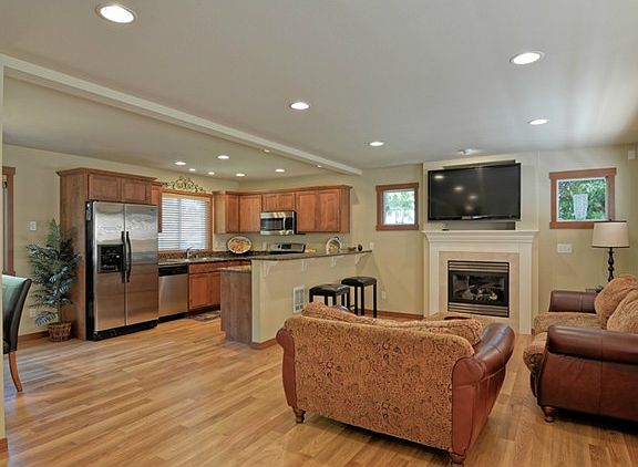 4th image of 10407 Alderbrook Pl NW