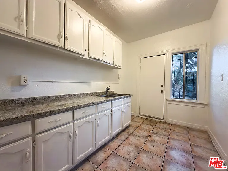 1675 W Martin Luther King Jr Blvd #5 — Photo 6