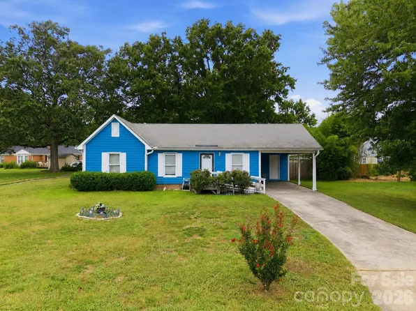 302 W Elm St, Wingate, NC 28174