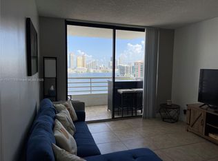 Parc Central Aventura Eas, Aventura, FL 33180