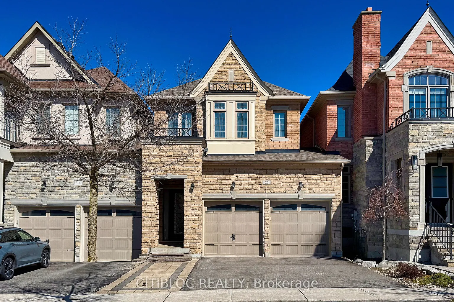 25 Claudview St photo 1