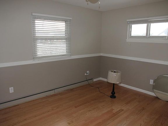 5th image of 2420 Windsor Dr