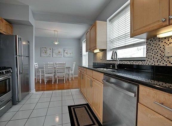 3rd image of 4907 N Wolcott Ave APT 2B