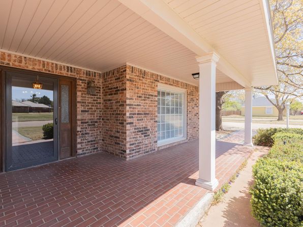 702 W College St, Lockney, TX 79241