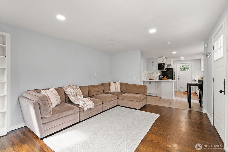 5th image of 12015 69th Avenue S