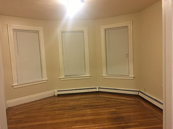 2nd image of 131 Suffolk Street # Fl 1