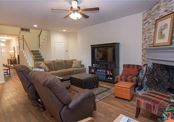 4th image of 5868 Vista Heights Ln
