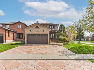 5556 Bourget Dr, Mississauga, ON L5R 3A3