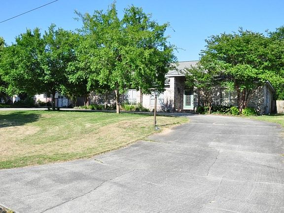 5th image of 132 Pamela Ann Dr
