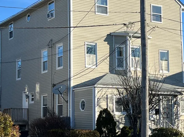 240 Taunton Ave APT 2, East Providence, RI 02914
