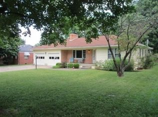 1928 S Dollison Ave, Springfield, MO 65807