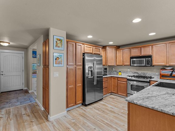 5th image of 3714 SW 29th St