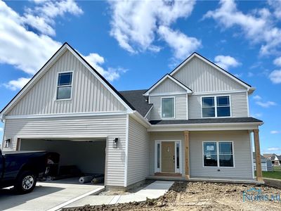 222 Avilyn Ln, Oregon, OH, 43616