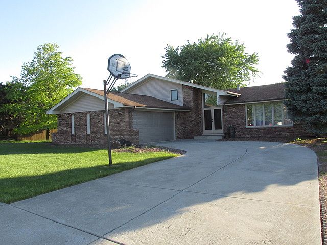1st image of 15452 Badger Ln