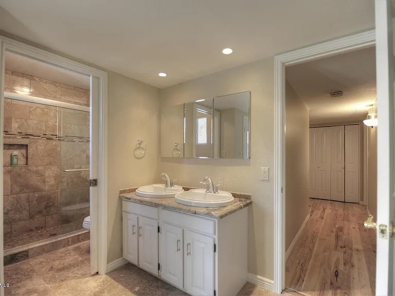 6548 E Presidio Rd — Photo 11