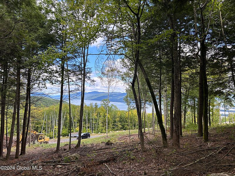 5th image of 176 Watershed Drive